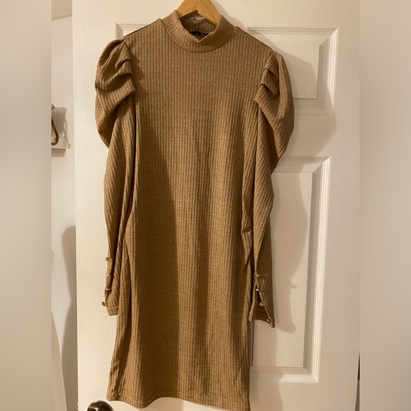 Kyrra Maternity Dress - Picture 3 of 3